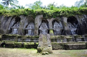 640px-1_gunung_kawi_temple