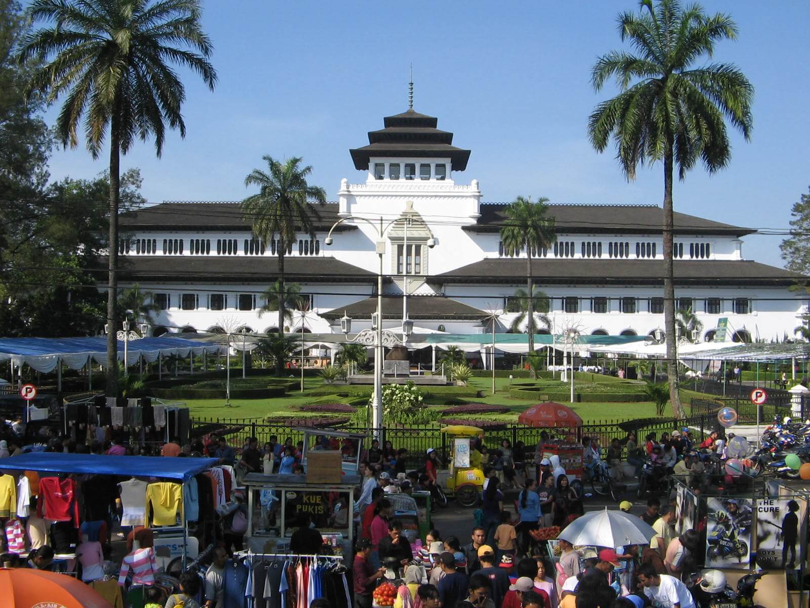 Pourquoi visiter la ville  de Bandung en Indon sie 